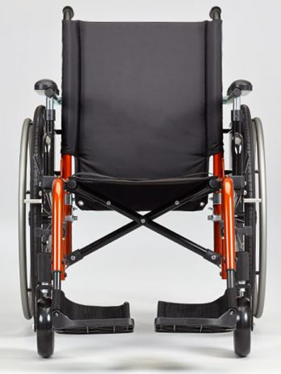 Custom lightweight wheelchair -Catalyst 4 front