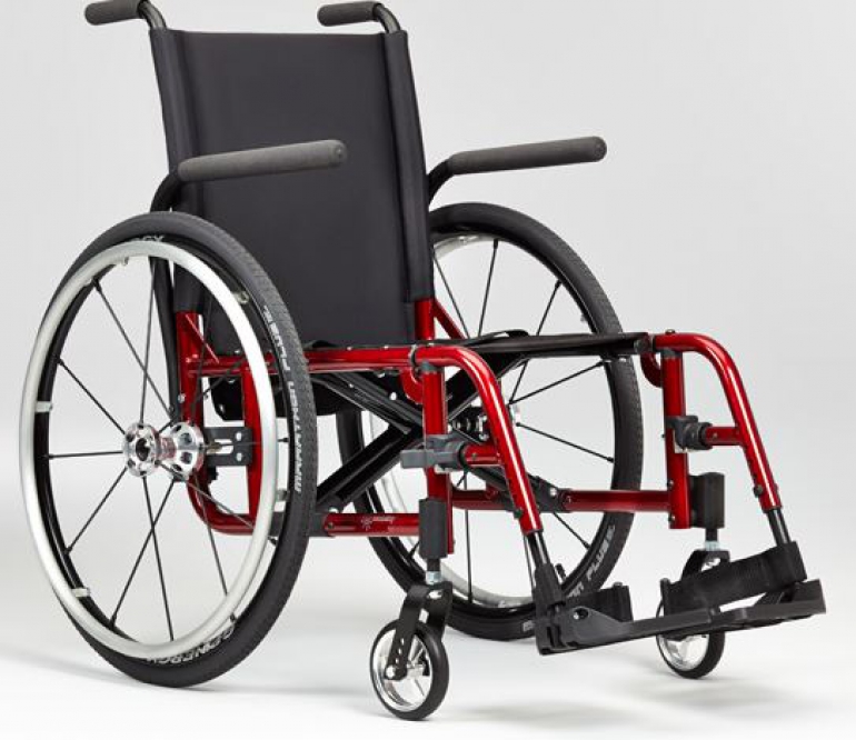 Custom lightweight wheelchair Catalyst 5-4