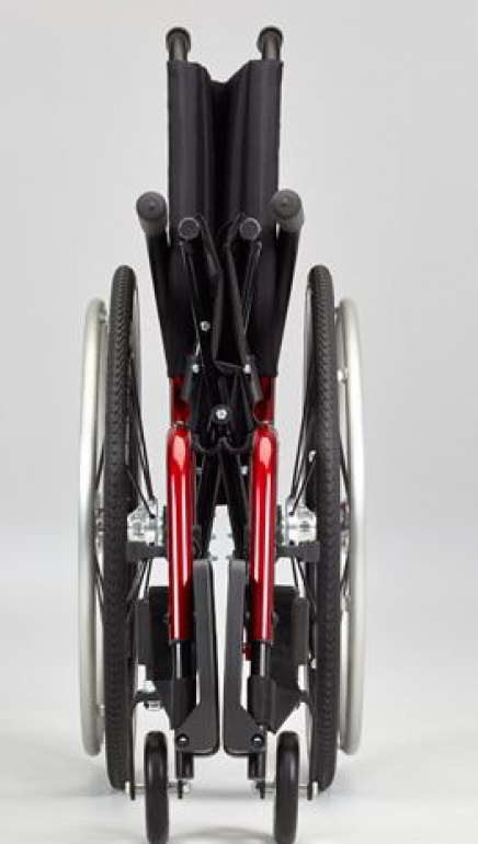 Custom lightweight wheelchair Catalyst 5-5