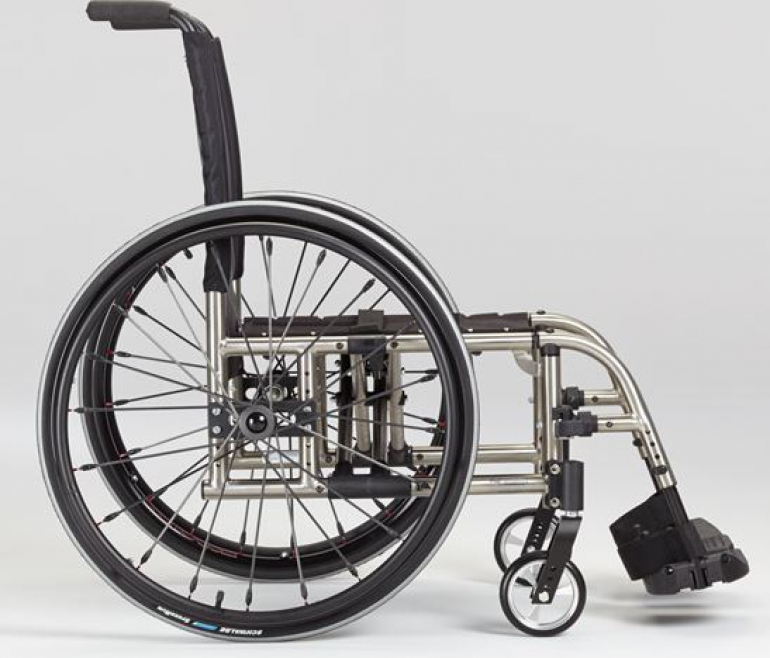 Custom lightweight wheelchair Catalyst Ti 2