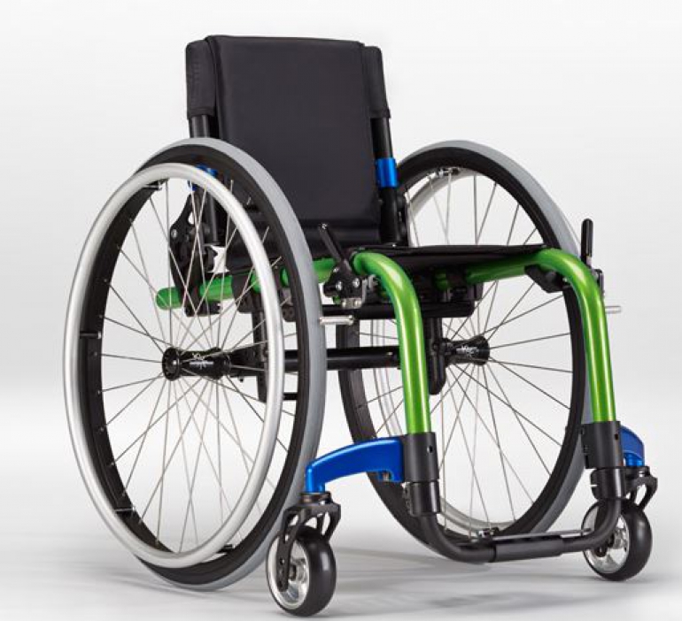 Lightweight pediatric wheelchair - Clik 2
