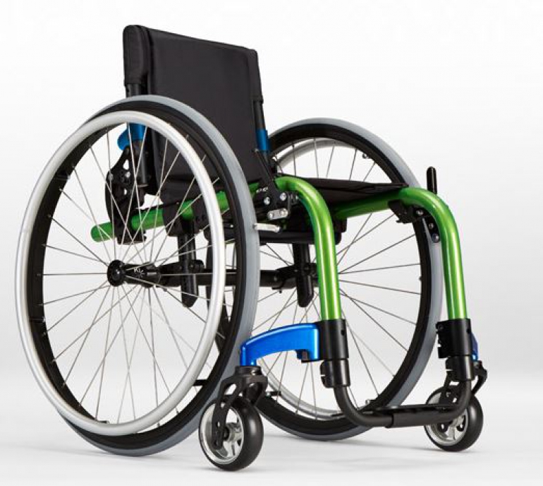 Lightweight pediatric wheelchair - Clik